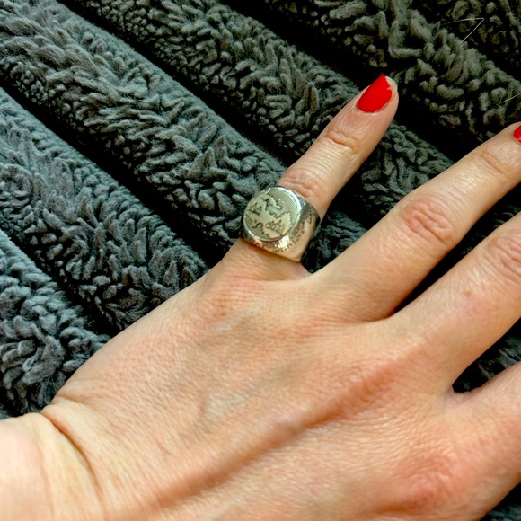 Digby and Iona Whitman Signet Ring - Picture 3 of 7